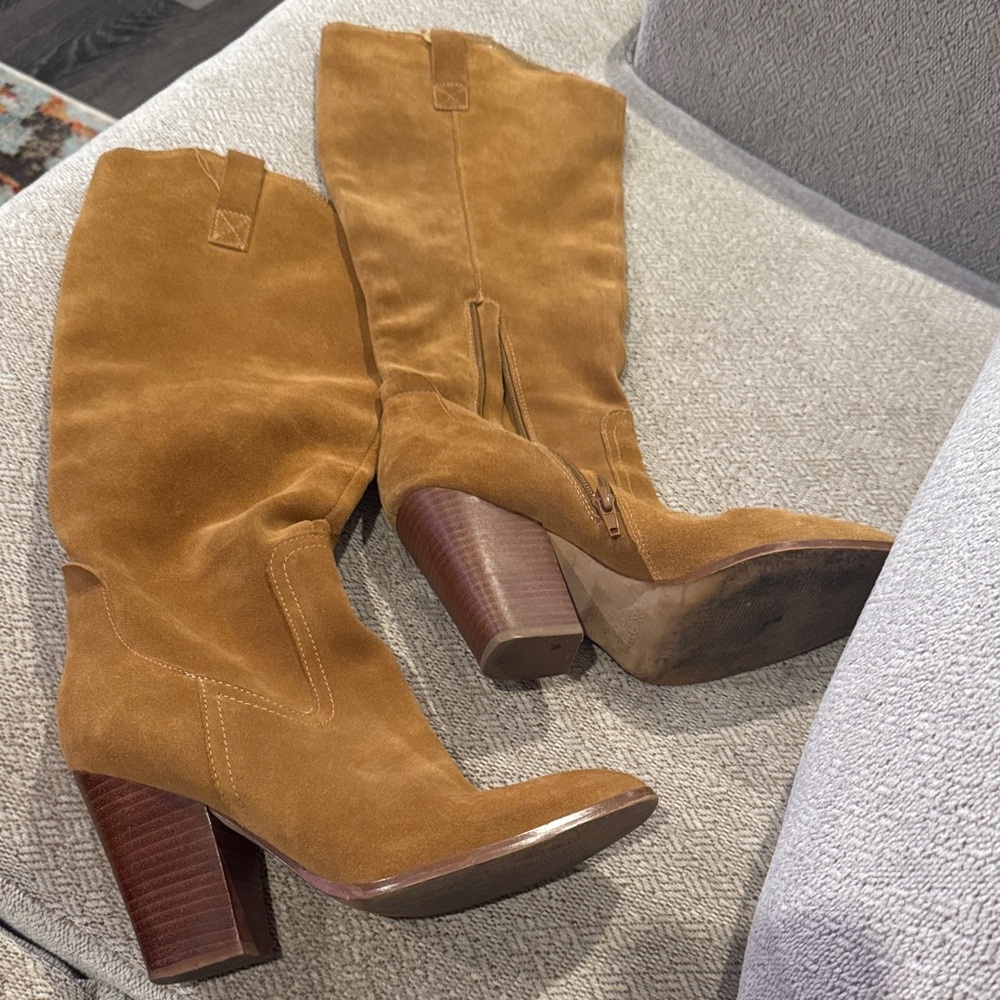 Stylish Tan Suede Women's Boots
